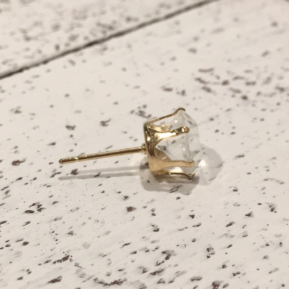 Red Star Double Stud Earrings - Picture 7 of 8